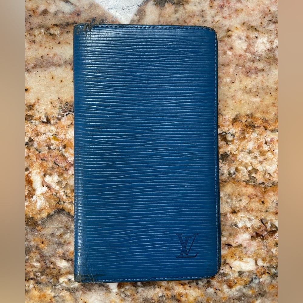 Authentic vintage Louis Vuitton Epi Wallet